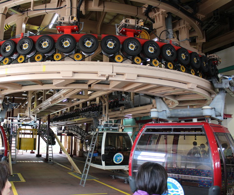 The ropeway had a huge line early in the morning, but went fast.