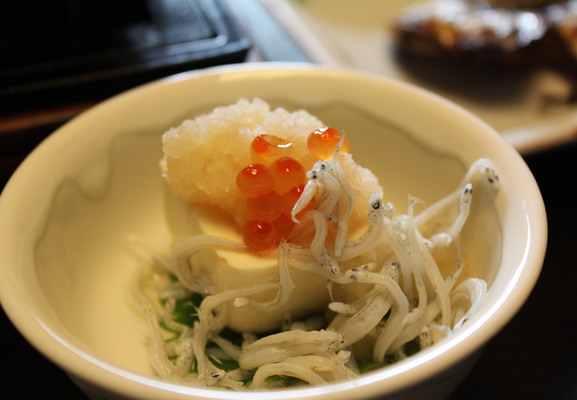 Tofu with small shrimp.