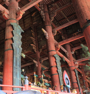 The huge buddha inside Todaiji temple.