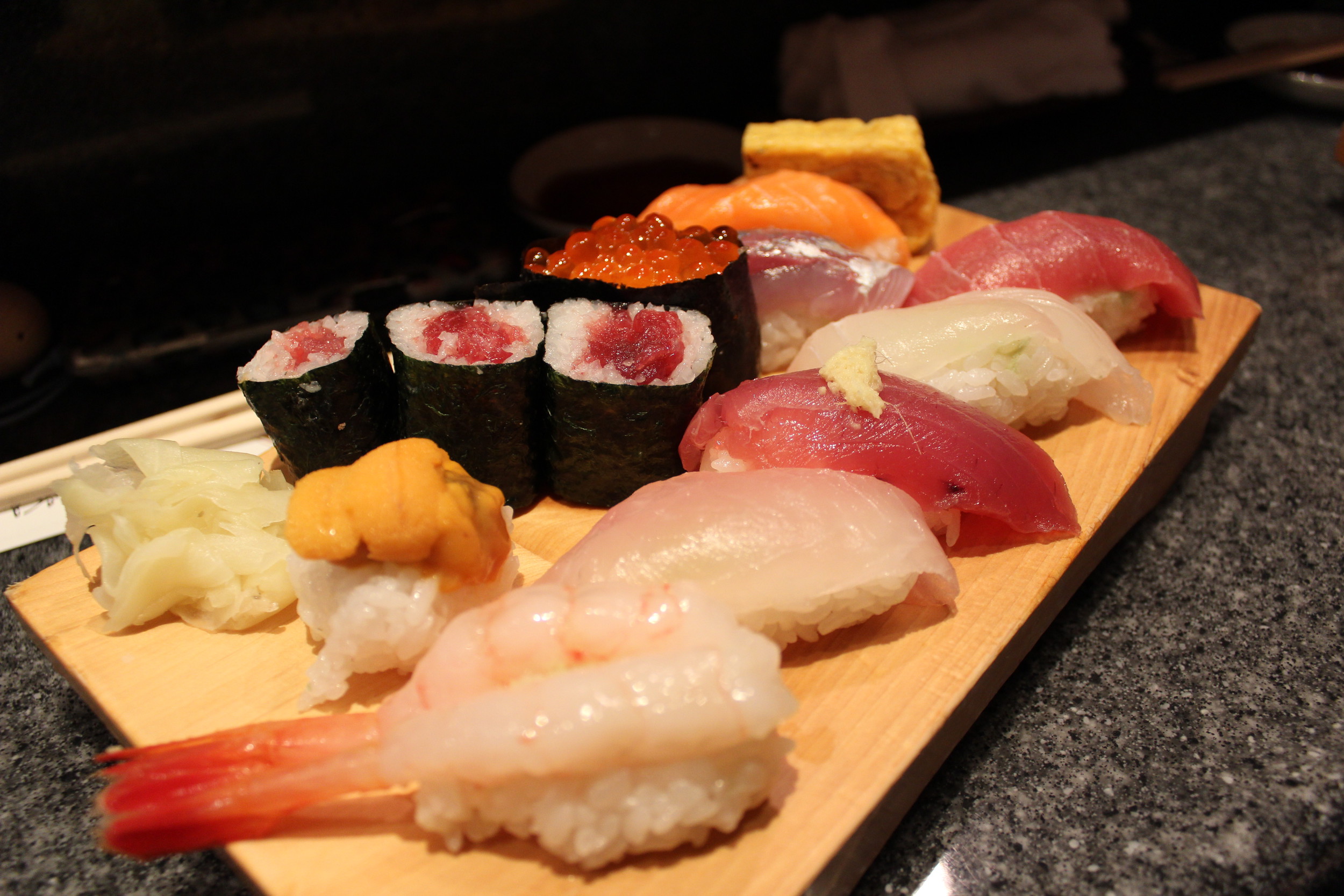 Omakasu sushi.