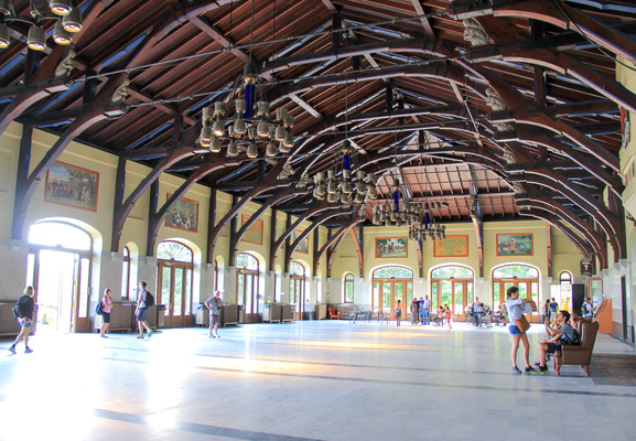 Montreal--building-s060-r5