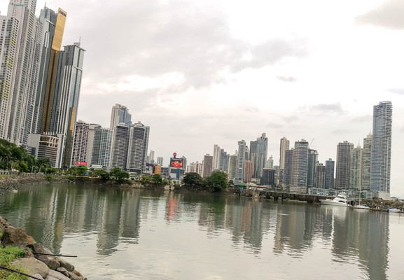 Panama--waterfront-s034-r3