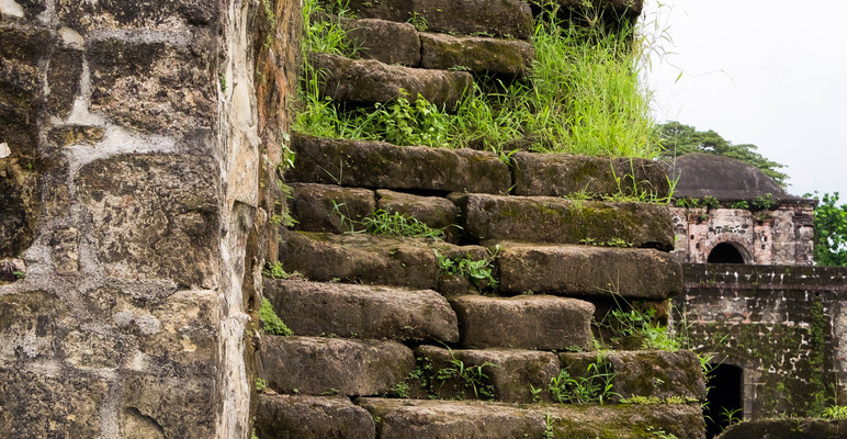 Panama--downstairs-s089-r4