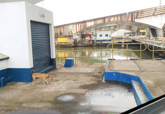 Panama--gatun_locks-s047-r3