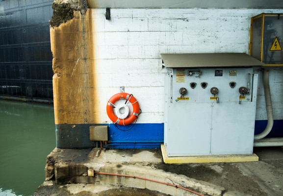 Panama--gatun_locks-s055-r4