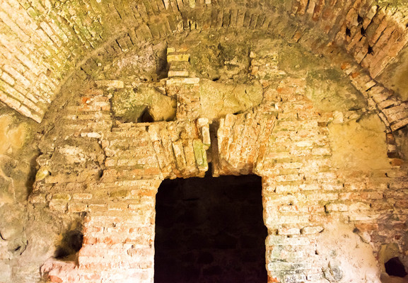 Panama--inside-s093-r2