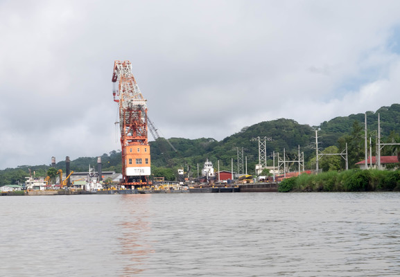 Panama--water-s028-r2