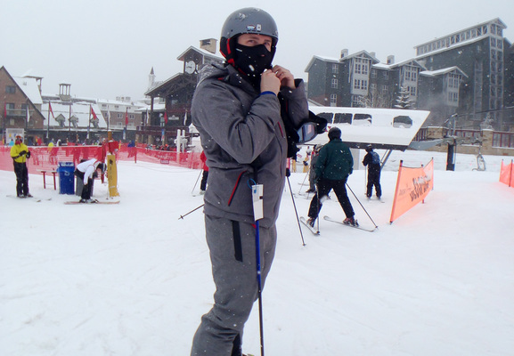 At Park city before heading down on the 2nd run of the day. (by Carlos Souza)